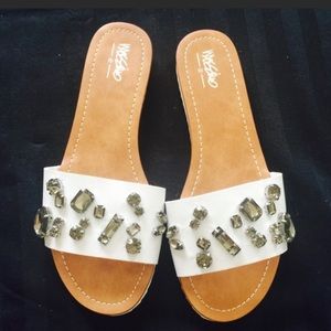 💫☀️MOSSIMO SANDALS WITH GEMS 💎